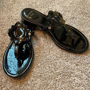 Crown and Ivy Wylie Thong sandals